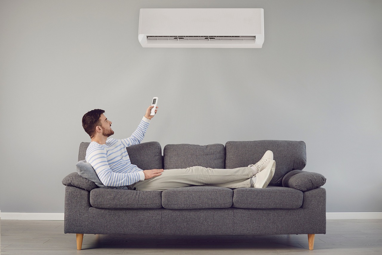 Kto powinien przeprowadzić montaż klimatyzacji w domu?