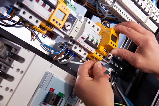 Bezpieczeństwo w instalacjach elektrycznych: Dlaczego warto korzystać z wysokiej jakości materiałów z hurtowni