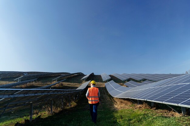Jakie nowoczesne technologie wpływają na efektywność systemów energii słonecznej?