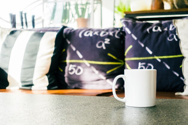 Jak personalizowane kubki mogą wpłynąć na wizerunek Twojej firmy?